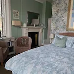 Warwick Lodge