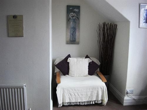 Warwick Guest house 3*