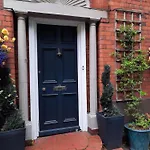Warwick Lodge