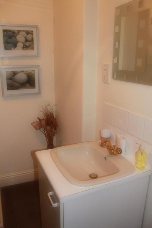 Warwick Guest house 3*