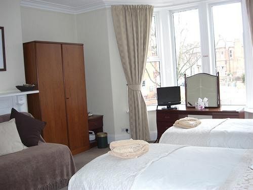 Warwick Guest house 3*